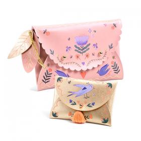 Djeco Do It Yourself Dolce Pochette e Portamonete - L'Orso Dado